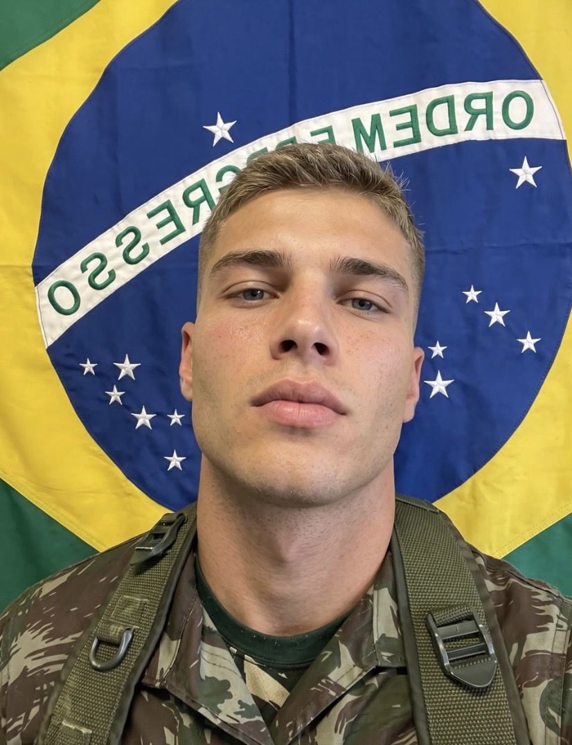sargentoJP_'s tweet photo. testosterona alta  + pátria amada Brasil 🇧🇷🇧🇷🇧🇷

#exercito #homem #militar https://t.co/PGE0VnMPiw