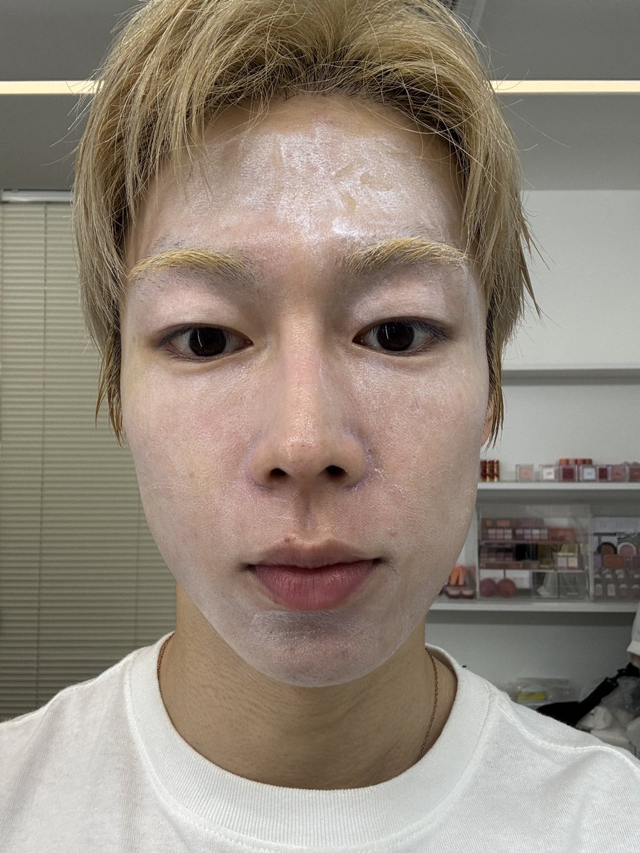 xleexekdnjs's tweet photo. 썬크림 권장용량대로 발랐더니 여친이ㅜ헤어지자네요 https://t.co/k261Nq3KZq