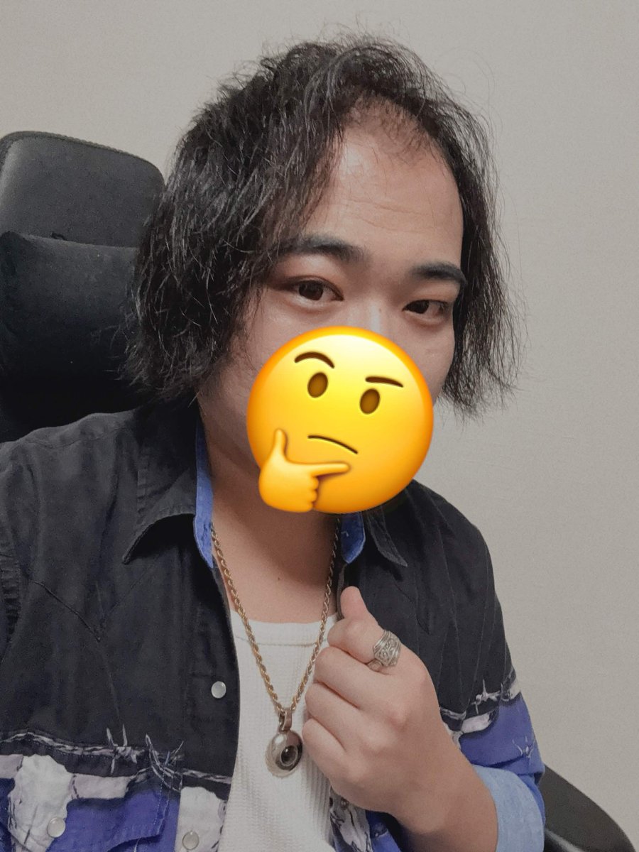 sui3164's tweet photo. 【閲覧注意】※グロ画像
久々にメイクをしたため自我を施工した https://t.co/NuimZMZhQj