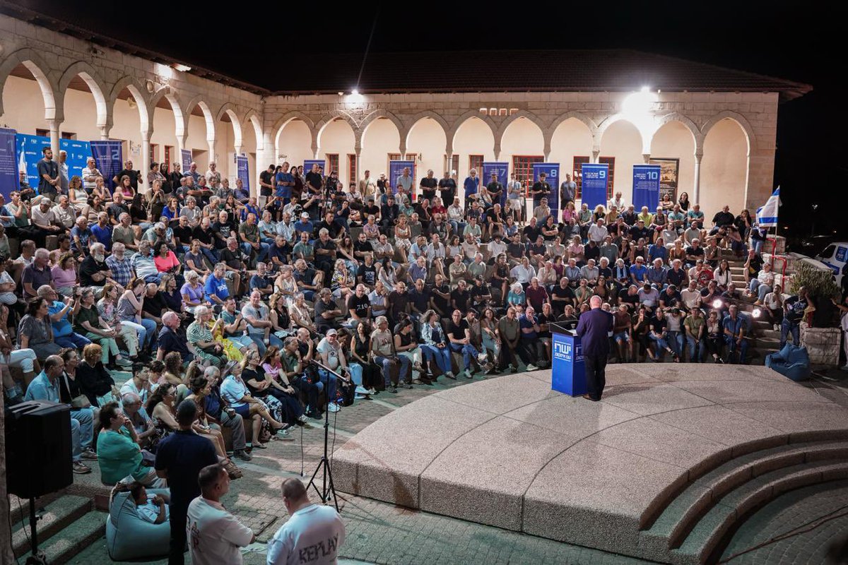 RonenManelis's tweet photo. ראיתי שפיד @YinonMagal נלחץ מאוד מאירועי אמש בקרית שמונה.
אז קבלו עוד מזכרת קטנה מאירוע גדול - עוד 85 ימים 🇮🇱 https://t.co/lKHCrnPeMl
