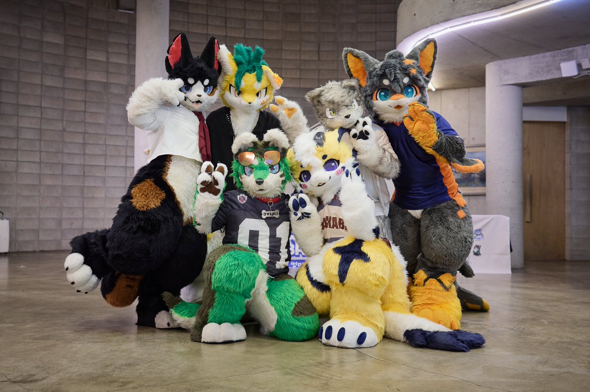 Bobchaaaa's tweet photo. #Fursuiteveryday
#SUMMERKEMOBREEZE

우리 멤버들의 단체 사진!! 완전 멋지잖아~
僕たちメンバーの集合写真!! めっちゃかっこいいよね~
✨🐶🐶🐶🐲🐺🦈✌️ https://t.co/fllLZyDHwZ