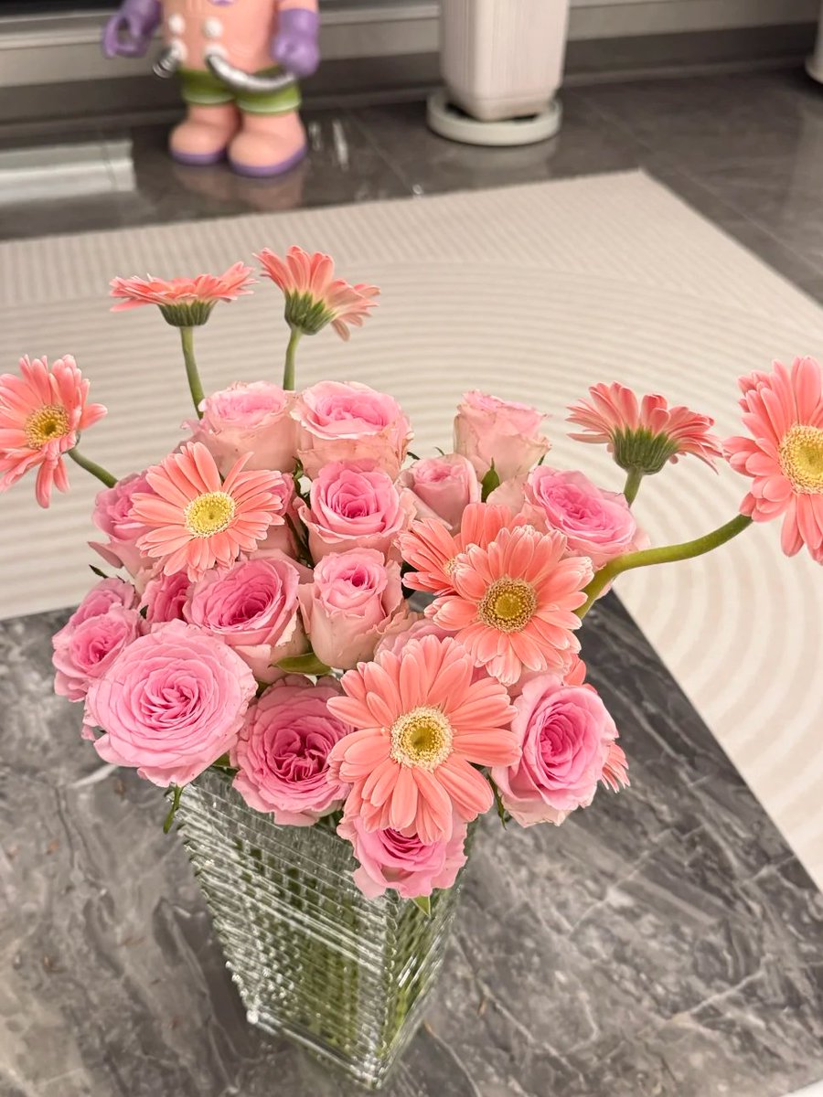 Stillwarm_X's tweet photo. The flowers bloom for a very short time, but their bloom is valuable. https://t.co/iVdxjKzfQ0