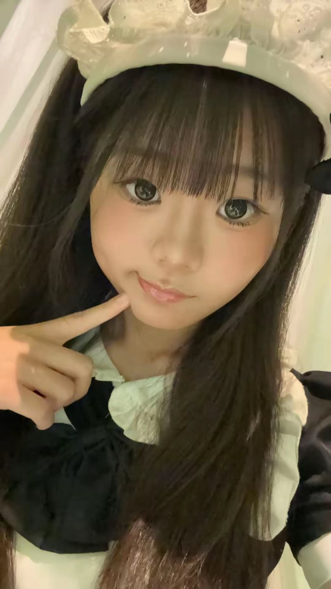 ichigo_muscat0's tweet photo. おきゅいん🎀
あつすぎるー🔥
19時までーーーーー！！！！
お屋敷前からです(⁎ᴗ͈ˬᴗ͈⁎) https://t.co/HjphB531ku
