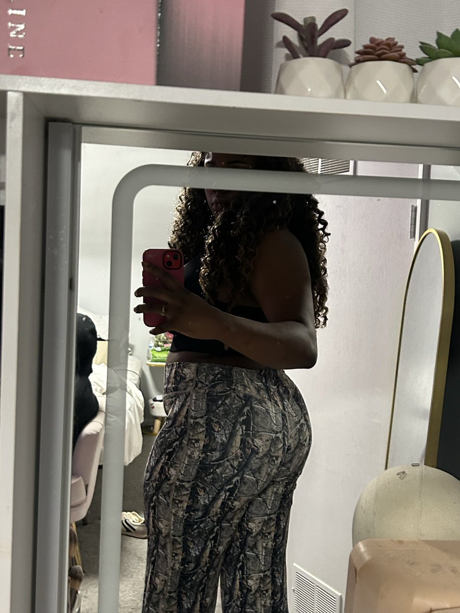 princessruby218's tweet photo. Let’s recreate this u love being drained by ur black queen so send https://t.co/bwYtjmrLQN https://t.co/Id1Atppzro