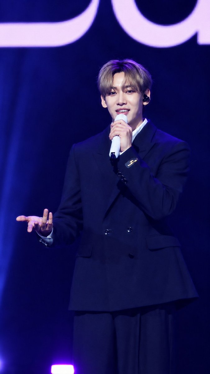 kmucorn's tweet photo. 이번주도 다들 화이팅⭐️

#뱀뱀 #BamBam‌ https://t.co/9Gw7dJ5GMY