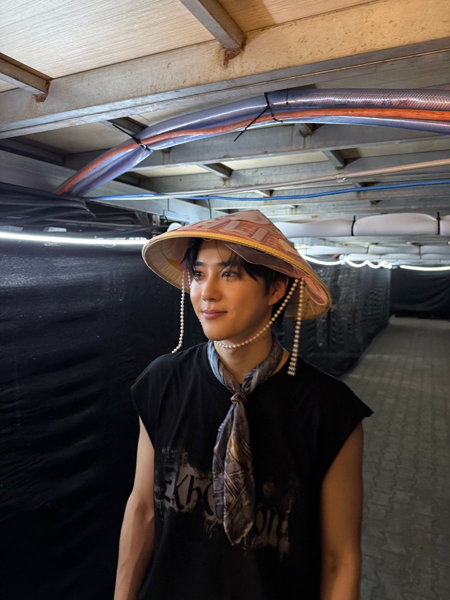 SUHOpixel's tweet photo. 260803 kimjuncotton ig [1/4]

“EXhOrizon behind the scenes” 

#수호 #SUHO #EXhOrizon @weareoneEXO https://t.co/7QFbXwvdNm