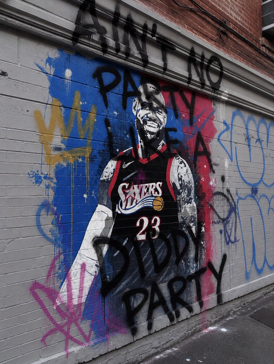 KingsShowYoo's tweet photo. 🚨VANDALIZED

LeBron Mural has already been vandalized in Philadelphia?🫣

— via instagram @ ocbphilly https://t.co/Qn1dylASth