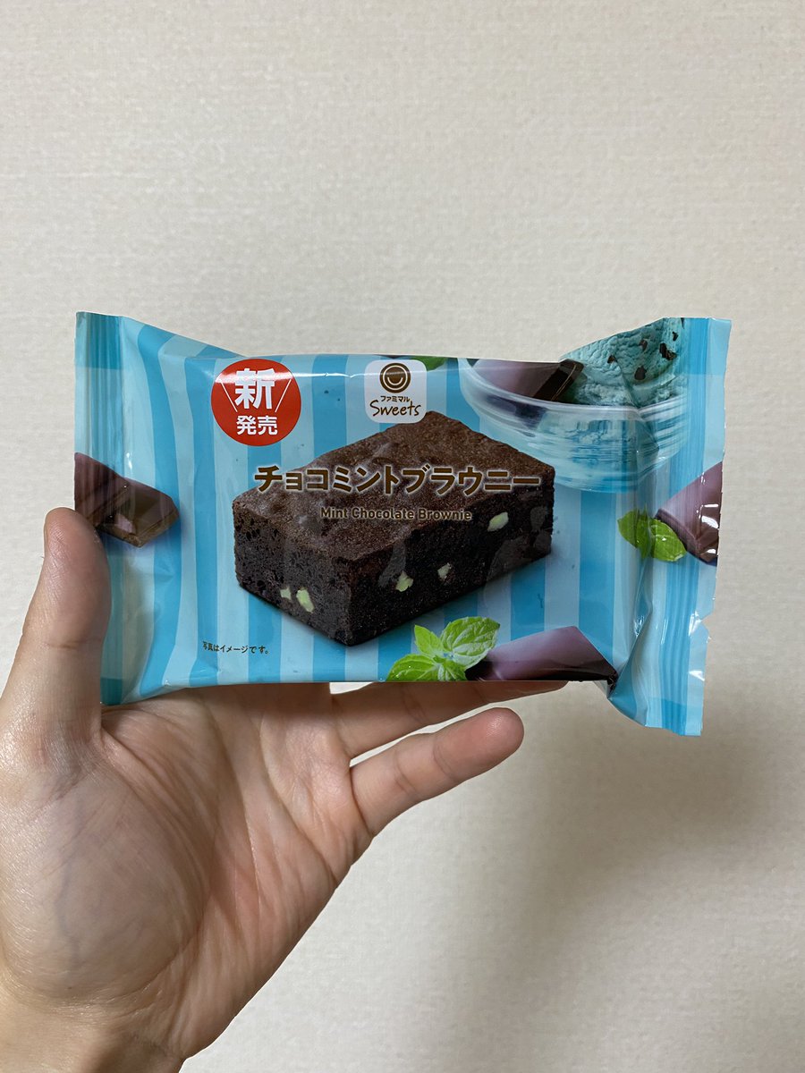 sowsmastar's tweet photo. ファミマがまた新チョコミント出してた！🍫🌿 https://t.co/7fdUxaSXc3