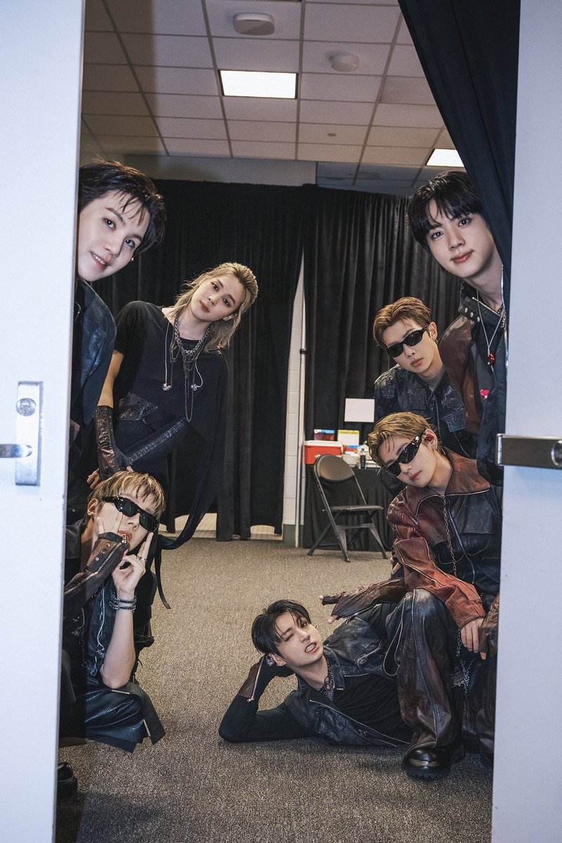 DataAgustD's tweet photo. BTS 7 YEARS APART 

2019                                             2026 https://t.co/X1pf8I2UrE