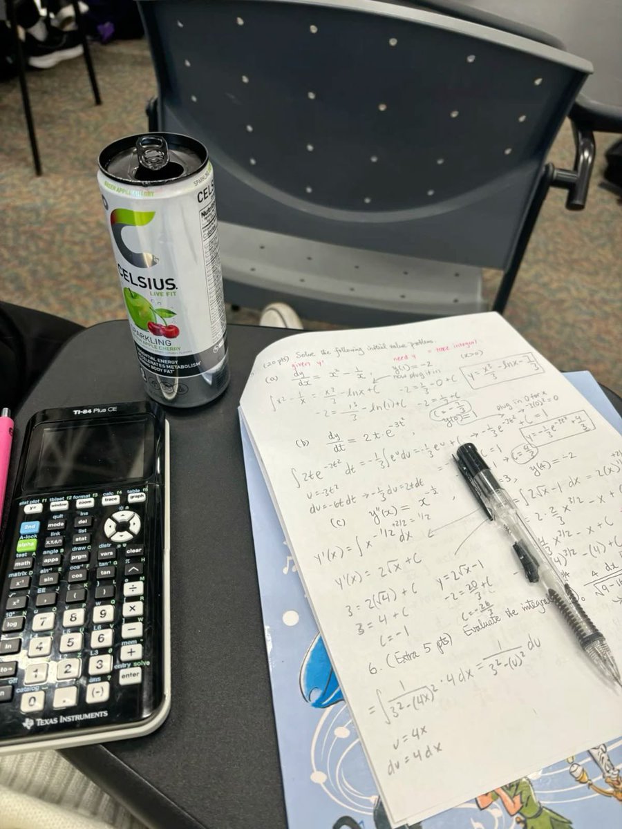 ungoedly's tweet photo. imagine being gay and studying calculus 🫩 https://t.co/NTVxgFAMND