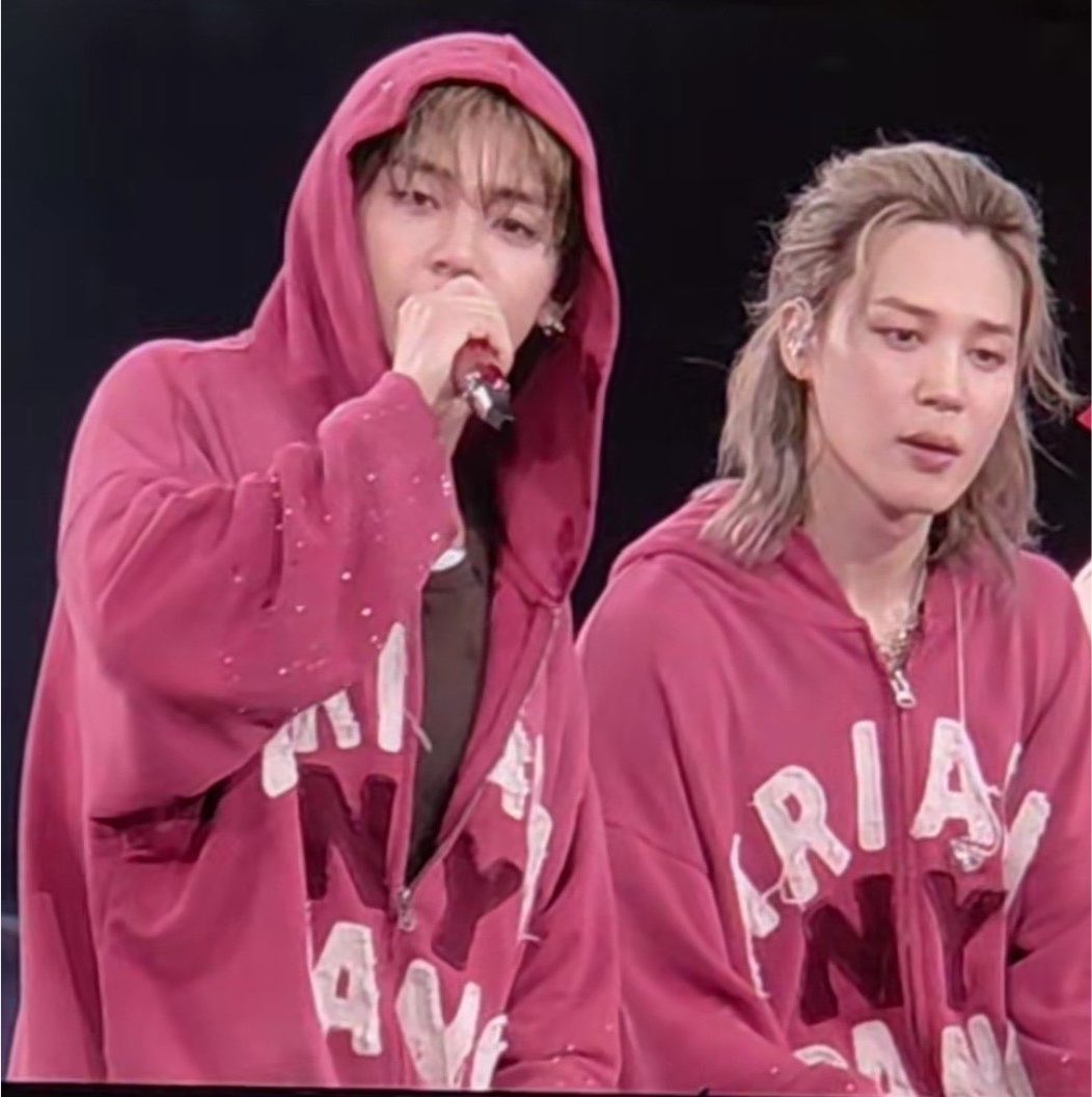 fluffyvmn's tweet photo. vmin look so cute when they are matching https://t.co/lXeplp5c0C