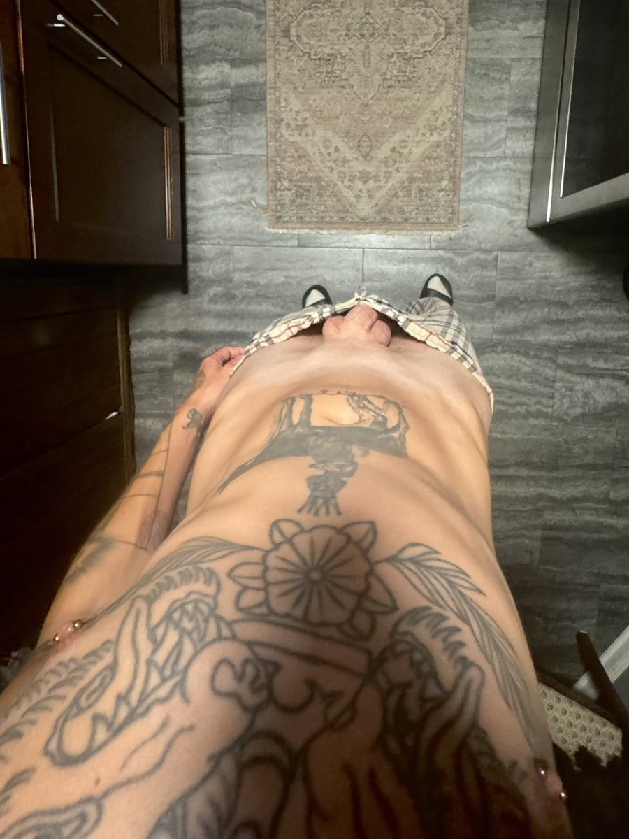 offlinebfx's tweet photo. ready for “bed” 😈 https://t.co/o9Yr9XGIJM
