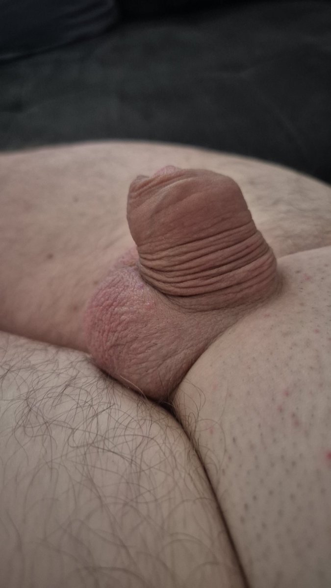 Jonny8139's tweet photo. @cuckolds4u Here, my tiny cock https://t.co/5qjYvmJ8cG