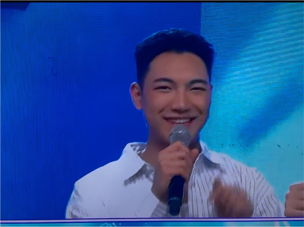itsmeehRuby's tweet photo. Infairness ang fresh at gwapo pa din ng isang @Espanto2001 🥰💚
Na para bang hindi yan galing ng Butuan..
#ShowtimeAgostoKoLaro 
#Darren @Espanto2001 https://t.co/yBz2aoxCVV