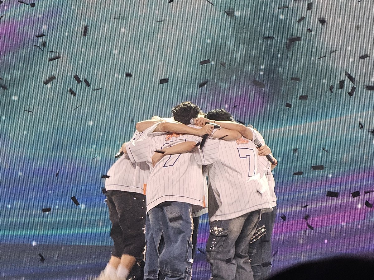 puicotton's tweet photo. วันนี้เมื่อ 2 ปีที่แล้ว
กับการได้ไปดูคอนแรกของแอทลาส
และเป็นครั้งแรกที่ได้เจอแอทลาสตัวจริง
การแสดงอลังการ ทั้งแสง สี เสียง
และถ้าไม่อยากพลาดอะไรแบบนี้
เชิญชวนไปคอนสองแอทลาสกัน 
รอบนี่ยิ่งใหญ่กว่าเดิม จัดที่อิมแพค
กดบัตรได้ทาง eventpop

#ATLASRisingUpConcert
#ATLASConcert2026 https://t.co/yk4830KioE