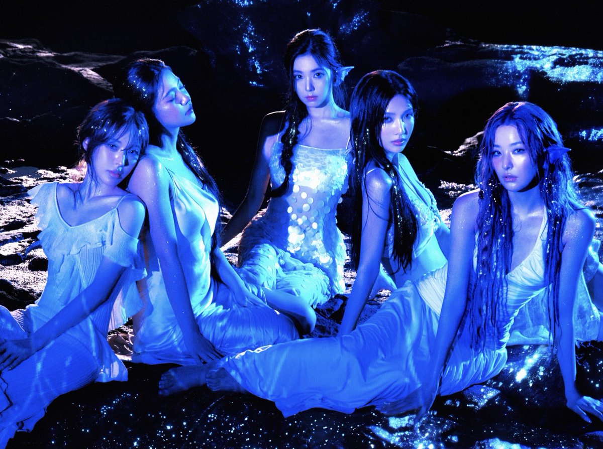 wenderland__'s tweet photo. สิ้นสุดการรอคอย! วันนี้ #RedVelvet จะปล่อยเพลงใหม่ MV ใหม่ อัลบั้มใหม่ ซึ่งถือว่าเป็นการคัมแบคแบบเต็มวงอีกครั้ง หลังจากห่างหายไปนานหลายปี

ตารางกิจกรรมวันนี้ เวลาไทย
- 3 โมง น้องเค้กไลฟ์เคาท์ดาวน์คัมแบค
- 4 โมง ปล่อยอัลบั้ม/MV Surfin' Boy
- 6 โมง ไปออก เวนดี้ youngstreet https://t.co/nymgnZQeDj
