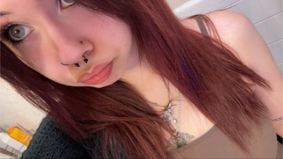 fallforravyn's tweet photo. POV: I come over and look at you like this :3

| findom finsub cash cow paypig wallet drain humanatm sissy cuck loser beta foot feet footfetish humiliation | https://t.co/LJUfSmOpyC