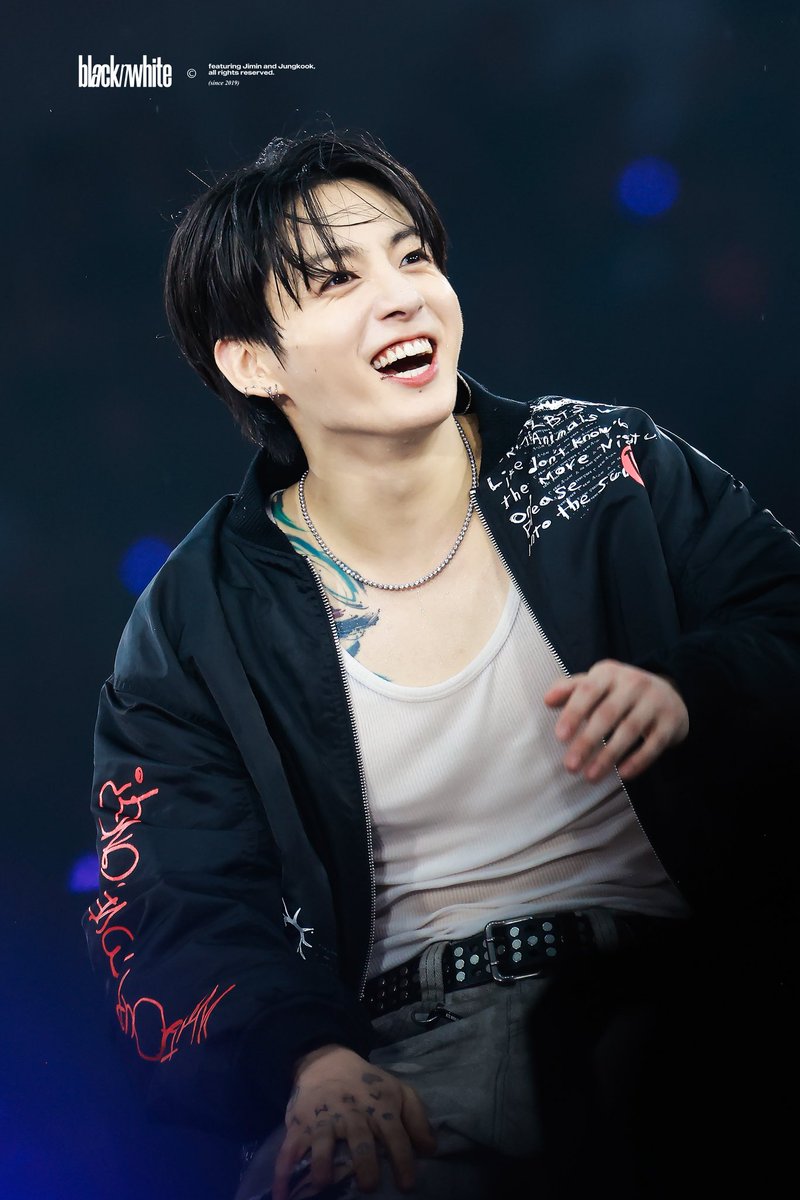 Yessmonci's tweet photo. RT @blacknwhite_km: 260802 HD

#정국 #JUNGKOOK #방탄소년단 #BTS @BTS_twt https://t.co/9hmcAbQsKu