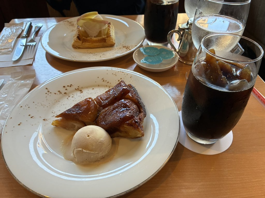 _pappy_jp's tweet photo. 最後にアートホテルのラウンジで県産りんごのタルト・タタンをいただいて

グッバイ弘前👋

次は年末かな

また来ますねー🍎 https://t.co/rvaPqUuzdY