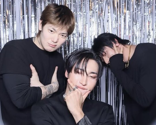 hwarsdi's tweet photo. พี่หวาจัดปาร์ตี้วันเกิดไม่เท่าไร แต่ที่สงสัยคือไปสนิทกับแก๊งนี้ตอนไหน แล้วถึงขั้นชวนมาตี้วันเกิดได้ อยากรู้เว่อๆๆๆ https://t.co/TWTsK8Pqyb