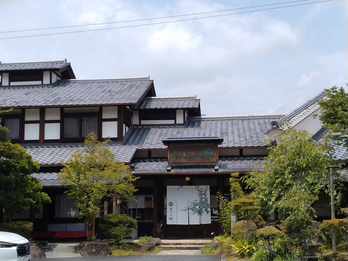 129Bird's tweet photo. 中津川にはいつも10月、10時過ぎでも7.8組待ちなのに、さすが8月は空いてる😁　栗おこわが美味〜水鏡（栗きんとんを葛で包む）も美味〜😍 https://t.co/35neLPLUjk