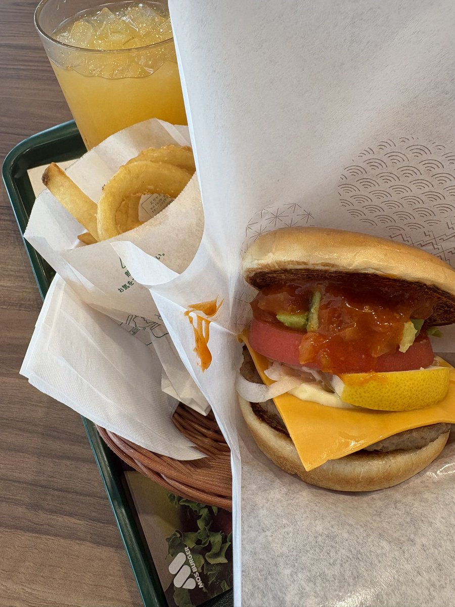 NeoDaijin's tweet photo. モスで寄り道ー🍔 https://t.co/FBoub1LGmf