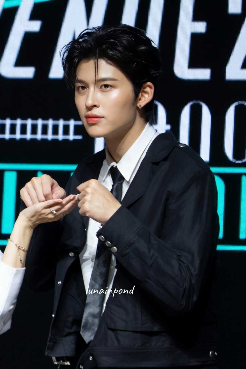 lunainpond's tweet photo. Y so cuteeee

PONDPHUWIN RENDEZV MANILA
#PondPhuwinRendezvousInManila 
#ppnaravit https://t.co/jCyXzKs20u