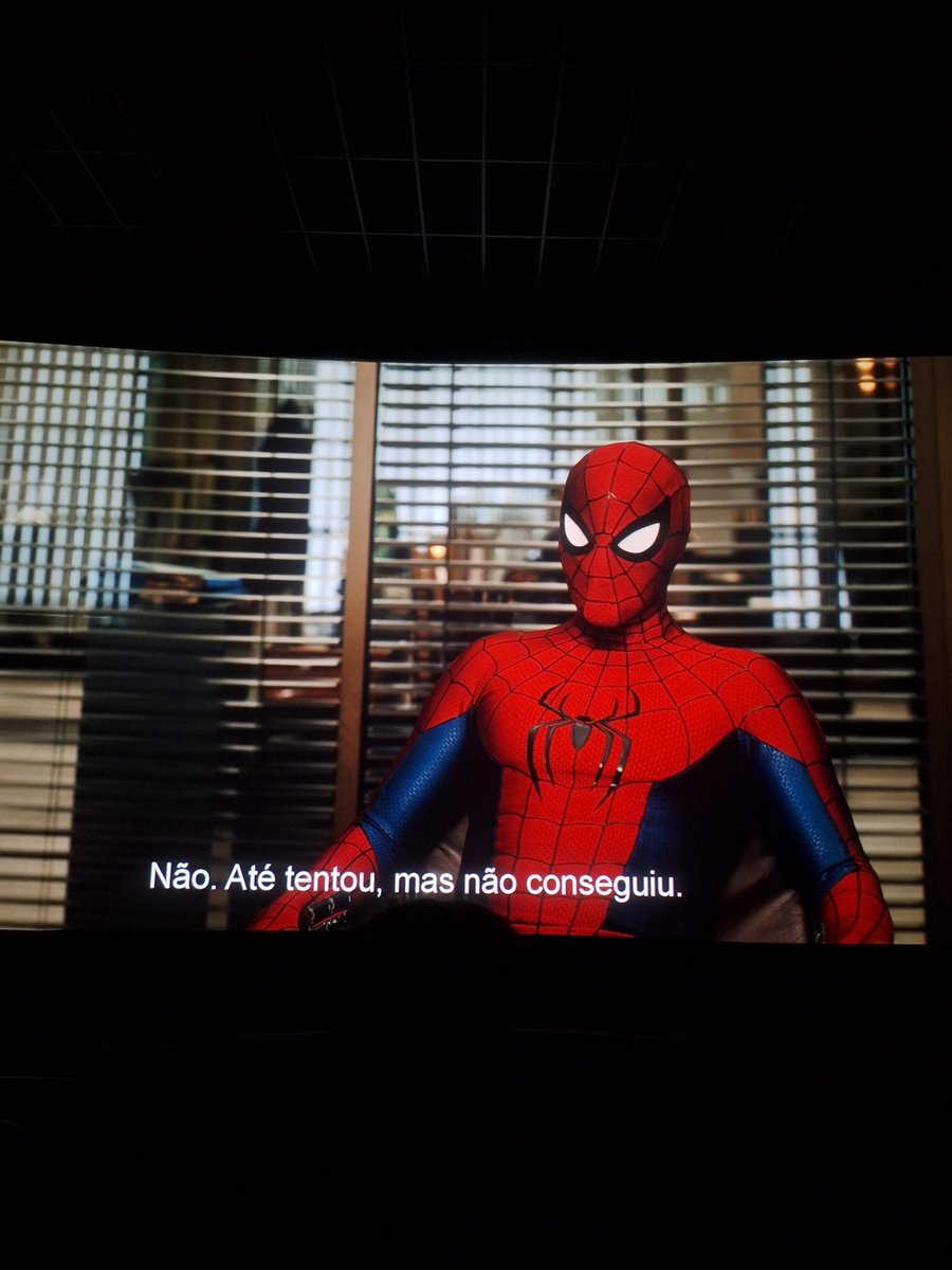 wildx1d's tweet photo. tirei essa foto no cinema e ficou parecendo que o homem aranha ta num episódio de the office https://t.co/r2Gk1wNSwR