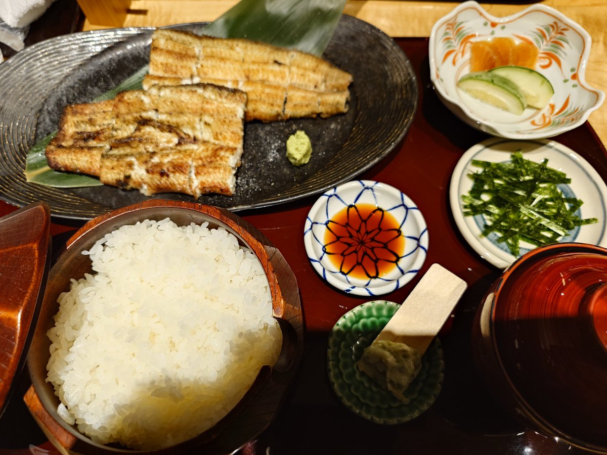 OTUTARUONE0802's tweet photo. うなぎは背開きの白焼きが1番すき https://t.co/OG5N72Suin