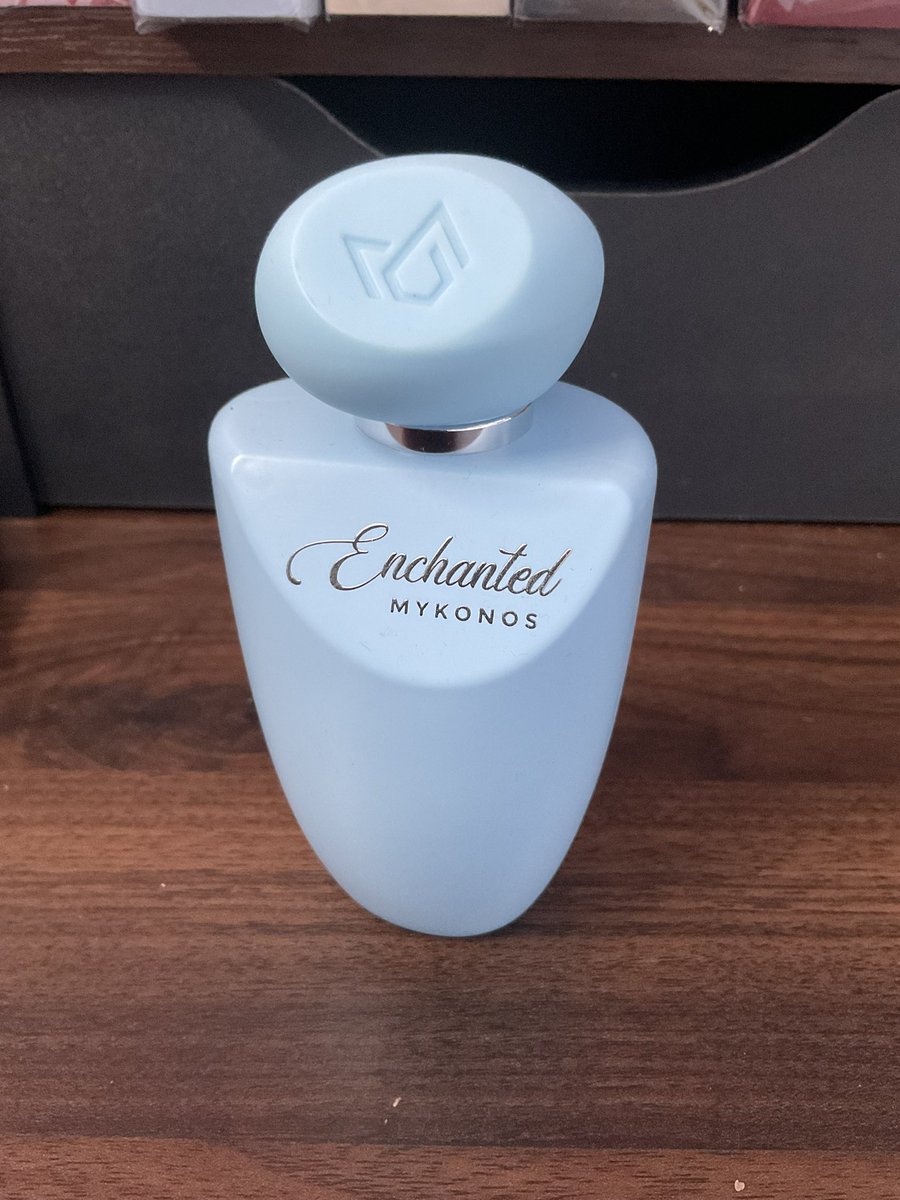 pretutpe2b's tweet photo. wts mykonos enchanted 150k #zonauang #zonajajan #wts #preloved #parfum https://t.co/lrcvCPFdLv