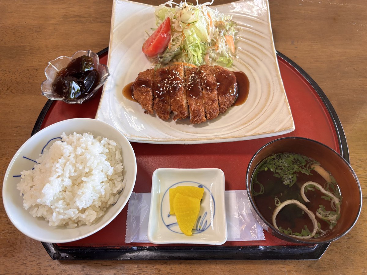ENJOYGOLF_nice's tweet photo. 今日は ゴルフガーデンしろ
で練習🏌️‍♂️
お昼は とんかつ定食

#enjoygolf サークル
#ナイスショット
#ゴルフガーデンしろ https://t.co/pbUf61yWTu