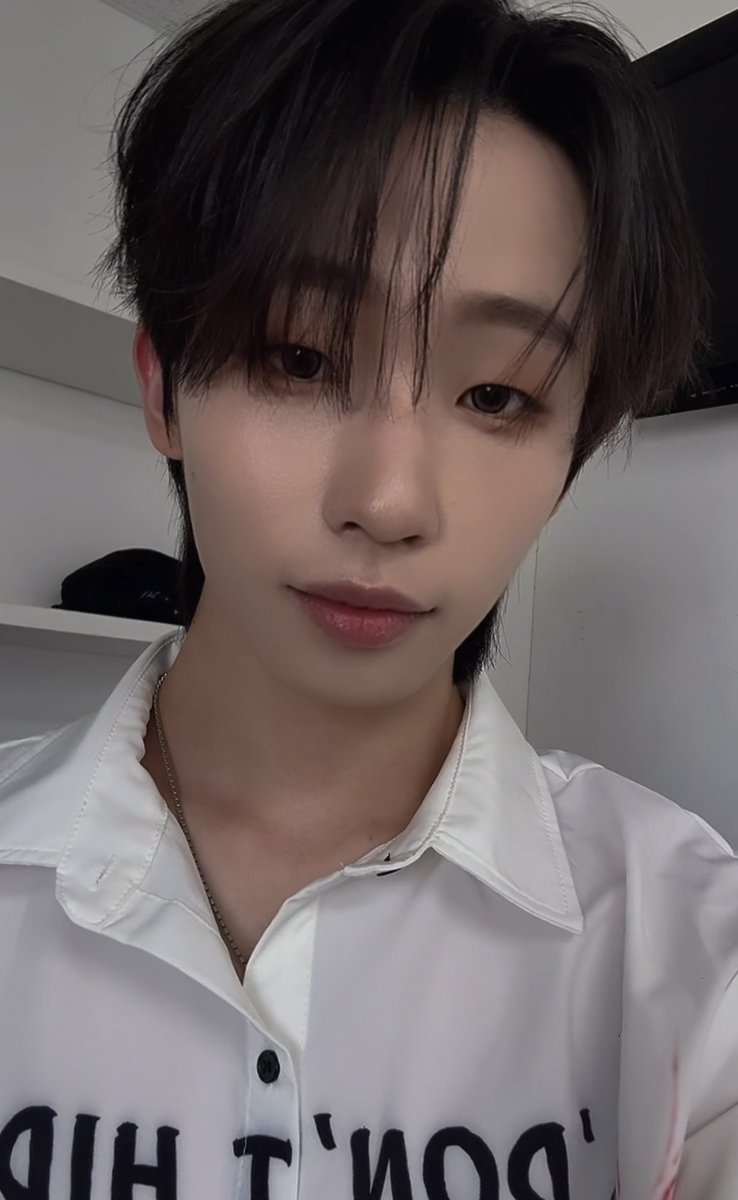 NBIG_official's tweet photo. 👀❓

#NBIG #엔빅
#SEONGJUN #성준 https://t.co/bqE1qhM5Dt