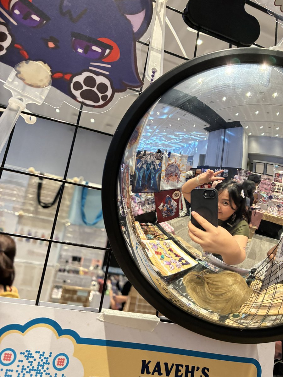 __candarella's tweet photo. Hoyofest2026 was a blast! (1/)

Thank you so much to everyone 😭 For 4 days I had so much realizations on staying true w what you love. 

Those sleepless nights restocking hairclips and totebags were totally worth it, it was so heartwarming seeing y’all using them 😭 #HoyoFESTPH https://t.co/ri13O99rS2