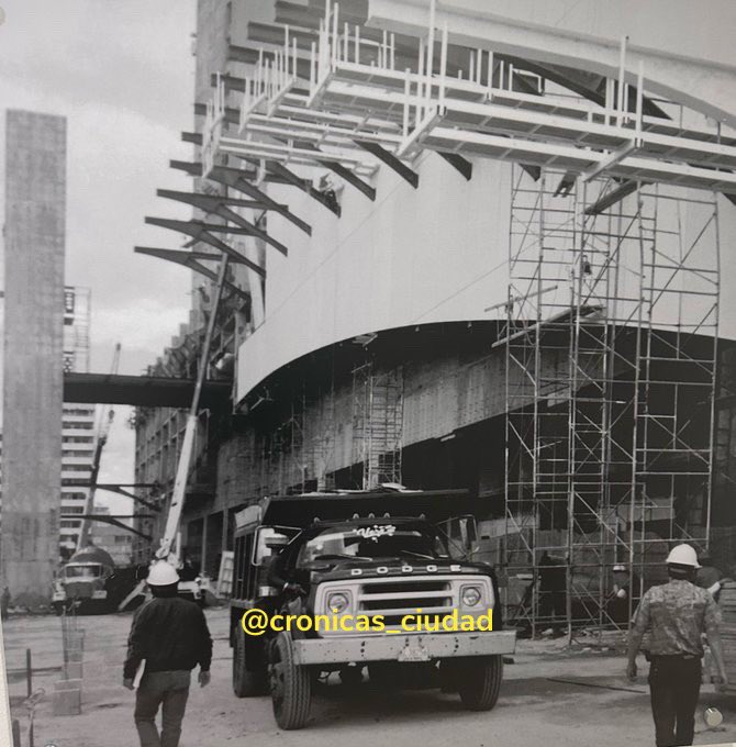 OscarBlancoCdmx's tweet photo. #EraOtroMexico Emblemática construcción del Hotel de México posteriormente World Trade Center WTC #CDMX 🇲🇽🕷 https://t.co/4psmD3RdRb