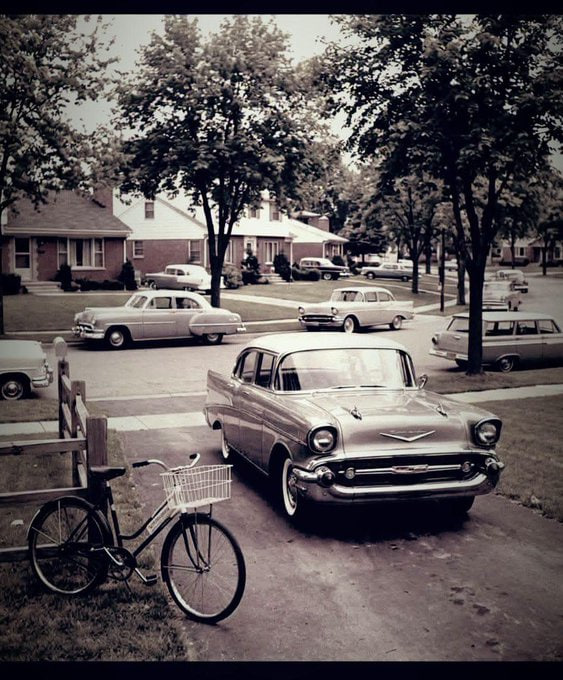 Irina_exh's tweet photo. 🚗 Can you guess the year of this car?

No hints… Let’s see who has the best eye for classic cars! 👀

Think you know the answer? DM me your guess!

⚠️ Please keep DMs respectful. No sexual content, inappropriate messages, or money requests. https://t.co/LCE0L0r6DU