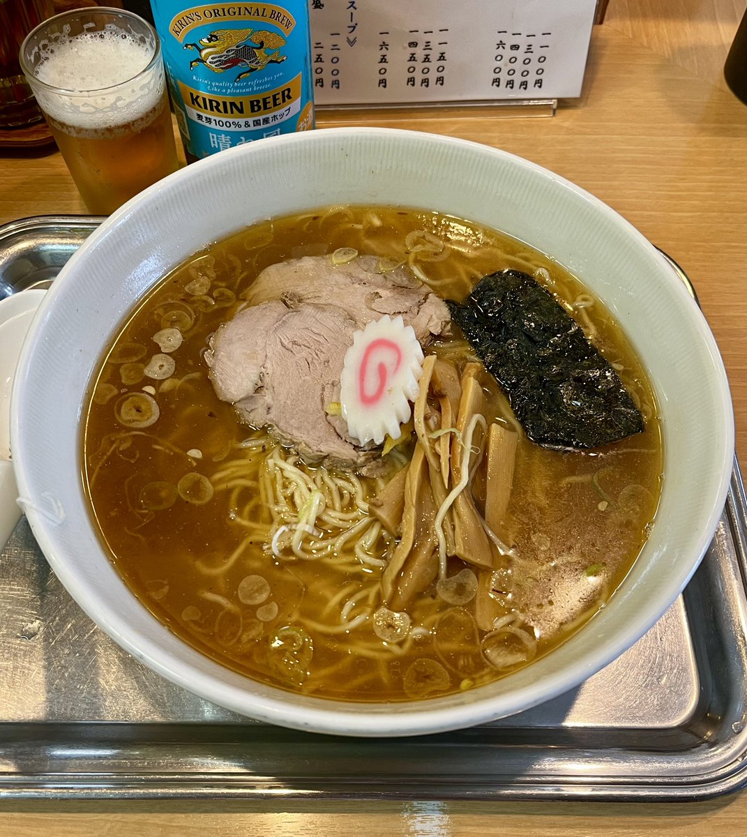 prince_may_'s tweet photo. 🎆長岡花火帰り🚗→川越🚃→大宮で途中下車してこちら💁
✨中華麺＆🍺✨
スモーキーな煮干感に柚子のアクセント🤤シンプルながも飽きのこない満腹＆満足な一杯🤤🤤🫃
#大宮 #大勝軒 https://t.co/J2RnqfWari