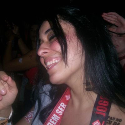poppaborrecida's tweet photo. Mesmo ângulo, mesma pessoa q tirou a foto. Fotos gêmeas em interiores diferentes https://t.co/KjCO6qDdN3