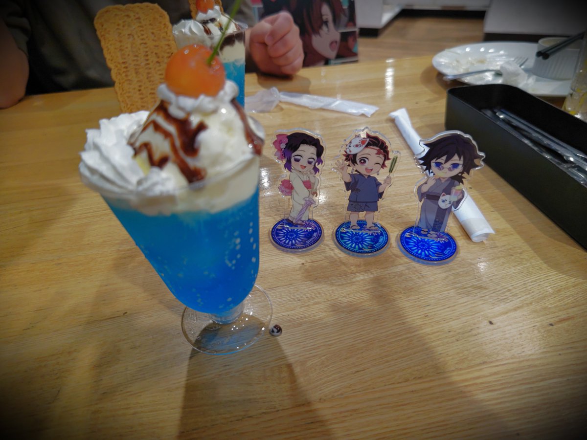 0139Miku's tweet photo. クリームソーダ飲んできた https://t.co/1AKb2glKfm