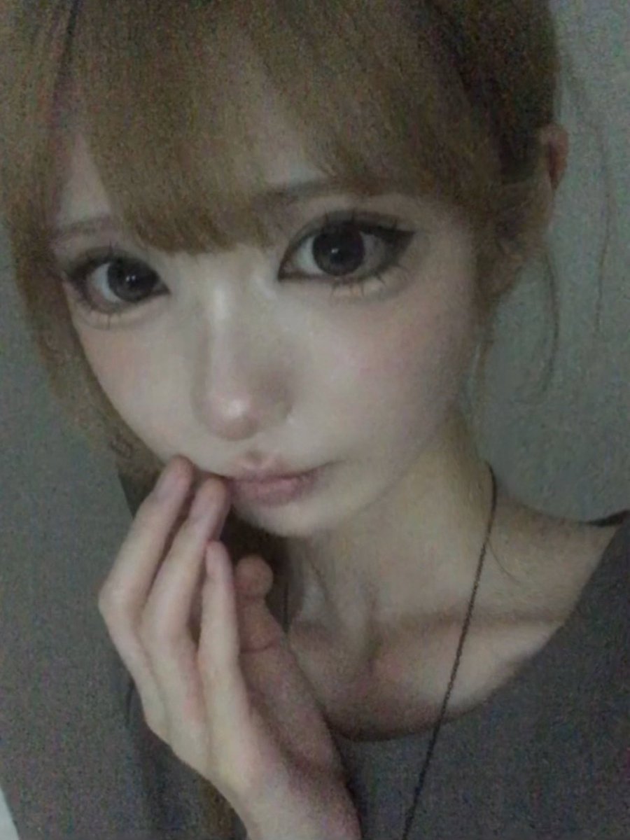 zz2lzz's tweet photo. 안니용하세요.. https://t.co/CqfTGniQwV