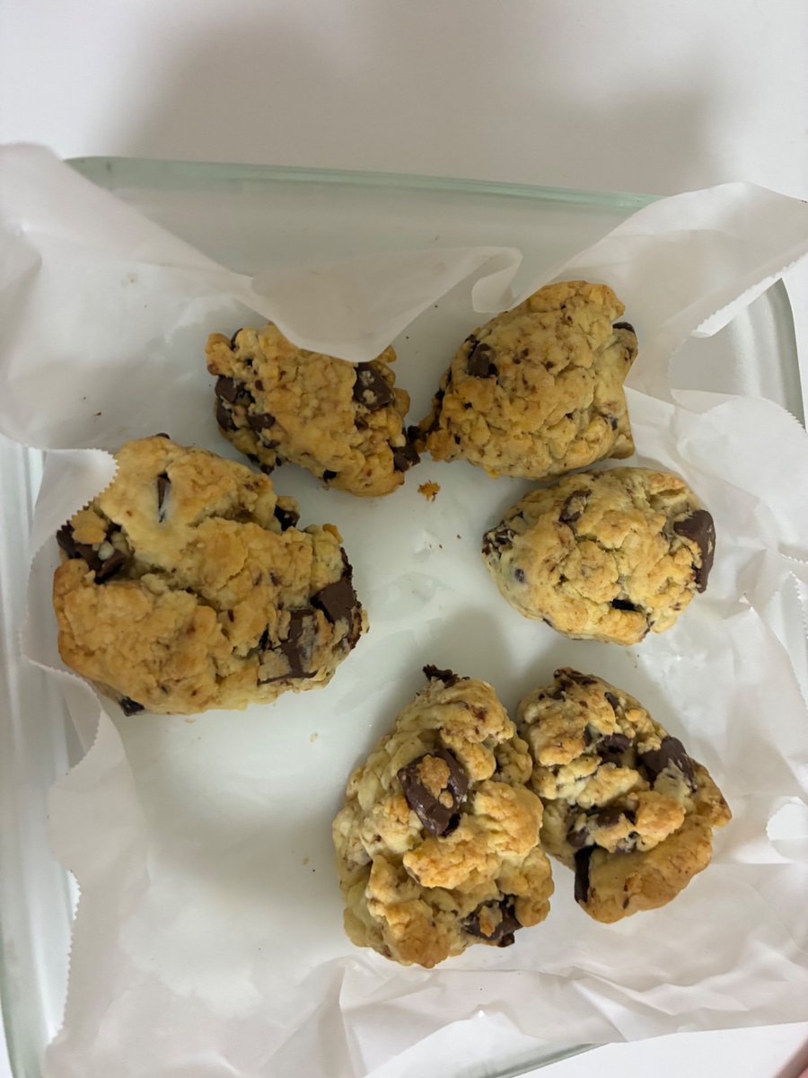 t0kunag's tweet photo. #高一界隈料理部
大学で食べるようの弁当とデザートのスコーン🥰 https://t.co/ECJmHfBKow