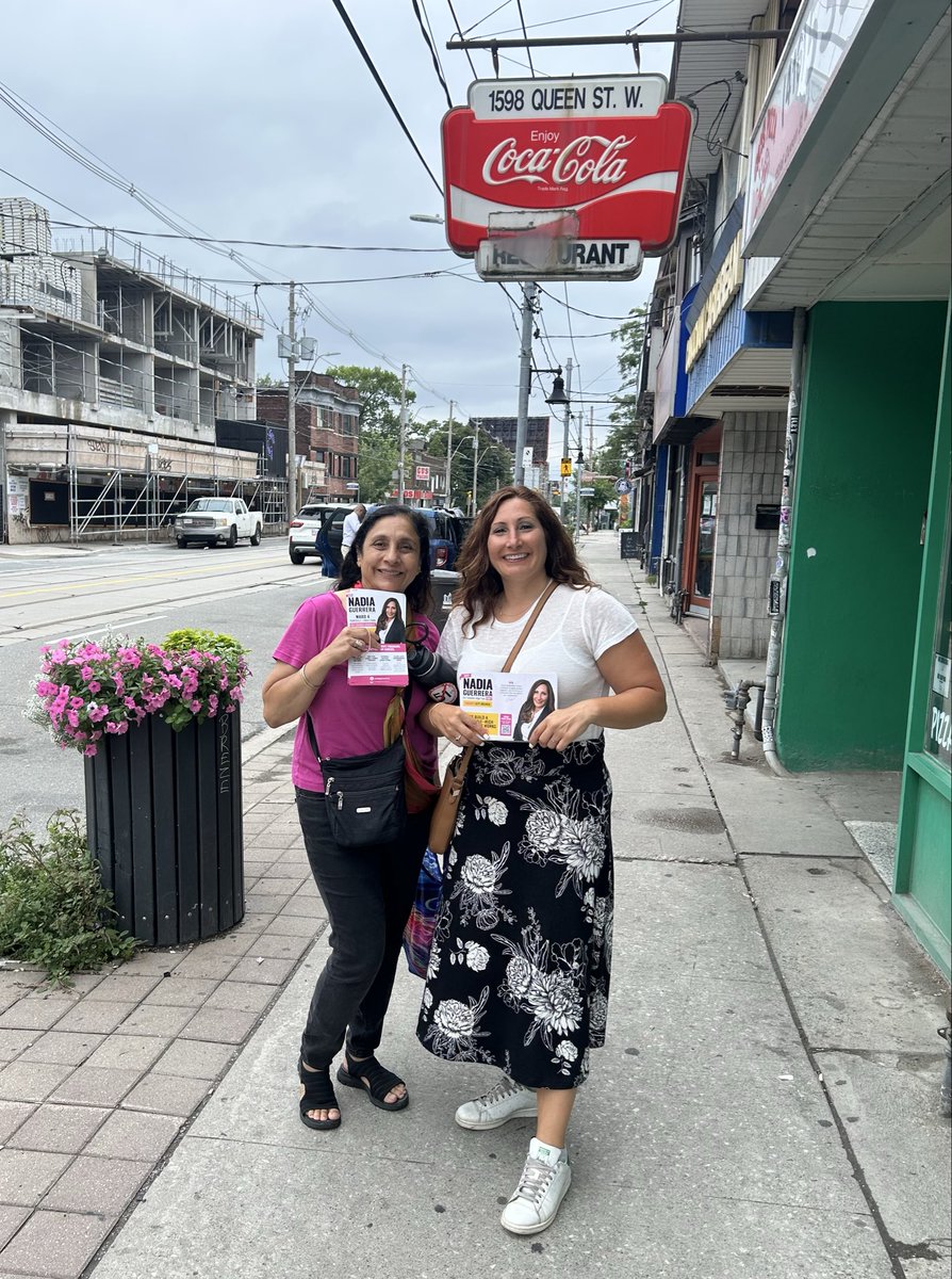 nadia_guerrera's tweet photo. Parkdale has a rhythm all its own.

You feel it in the everyday moments—great conversations and catching up with my longtime friend Loga at Loga’s Corner. Thank you for your support!

Listening, showing up, and working together—that’s the leadership I’ll bring to #Ward4 #topoli https://t.co/uclikVPf4c