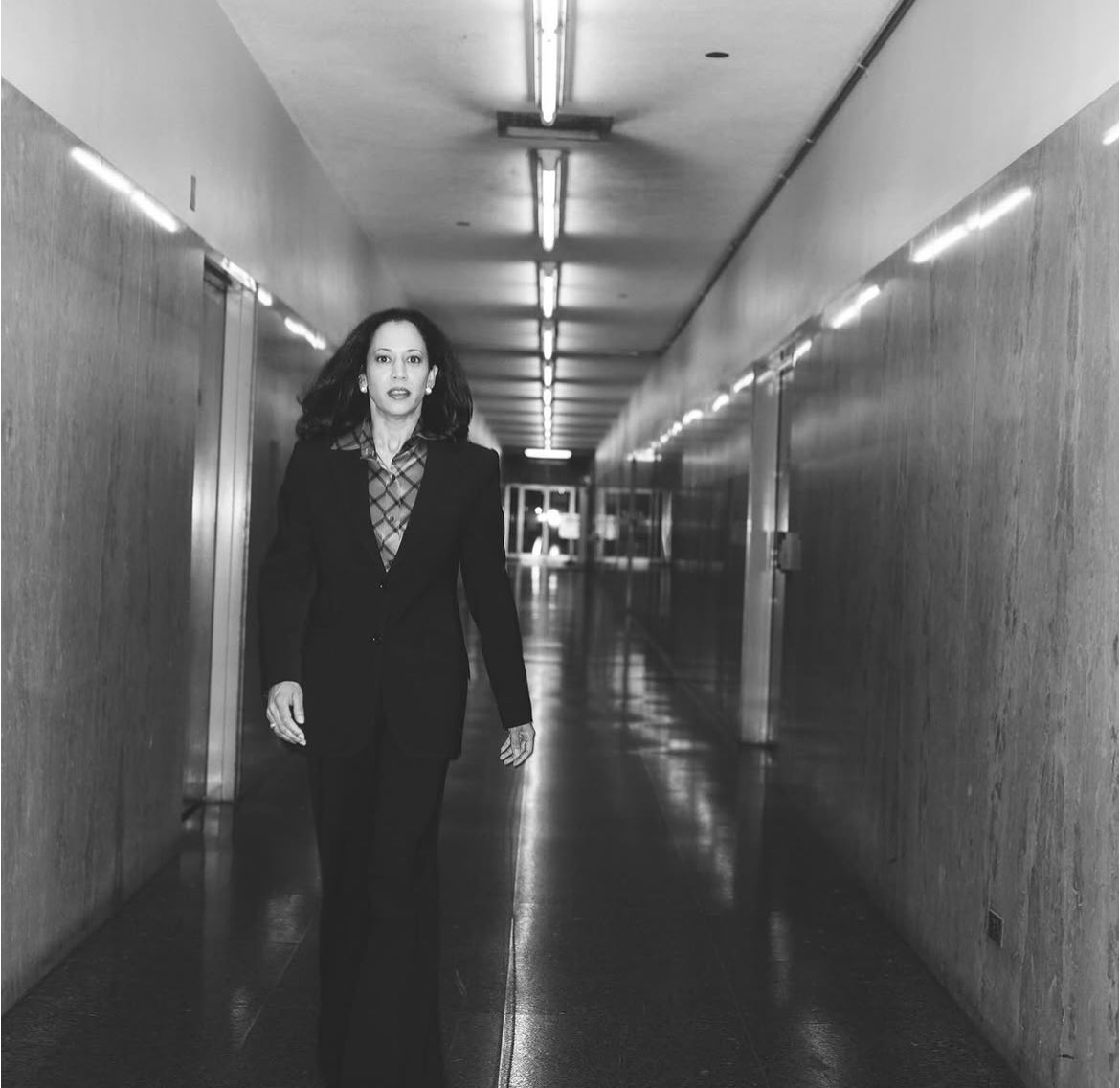 virtueemoir29's tweet photo. “In 2003, I received an assignment from San Francisco Magazine for an in-depth article profiling Kamala Harris. I remember telling her that one day she’d become President of the United States. She humbly responded that at the moment she was just trying to become SF District Attorney.”