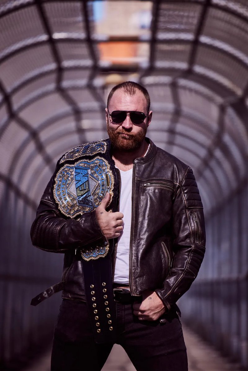 hewittor's tweet photo. The ACE that runs the place. #INALLCAPS #BowDown to @JonMoxley #AEW #WhereTheBestWrestle https://t.co/pLKEKIMsmB