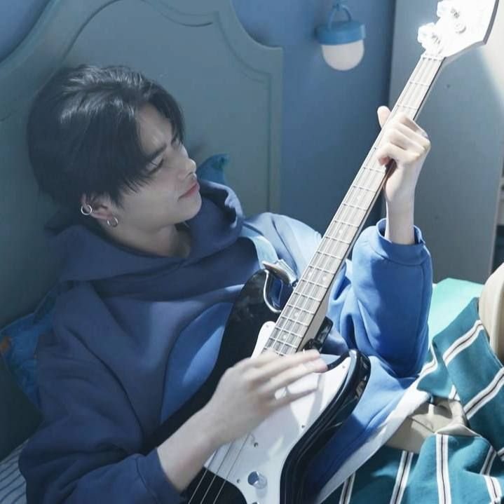 ohsiocean's tweet photo. a sunwonki au:
— clube dos corações partidos 

sunoo e jungwon são amigos de infância mas sunoo guarda sentimentos pelo amigo. no dia dos namorados, enquanto ambos planejam se declarar para seus crushes, jungwon descobre que riki, por quem é apaixonado estava interessado em sunoo https://t.co/BgpkoqAofC