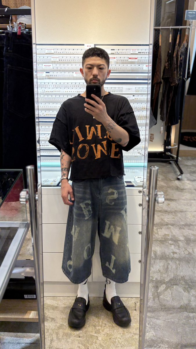 KVGGLV tweet media