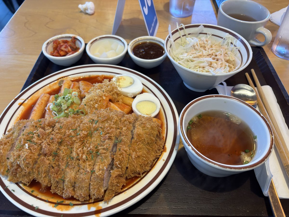 YokoAir129's tweet photo. I’m so stuffed!! So satisfied today.
この２つは気になってたけど、素通りしてた。セールになってたんで、プロテインとこのコンビをうまく取り入れていきたい。明日も筋トレ頑張る、今日ガッツリ食べてしまったんで、でもおいし〜かった、at Yumme Katsu!! https://t.co/hRmge99u06