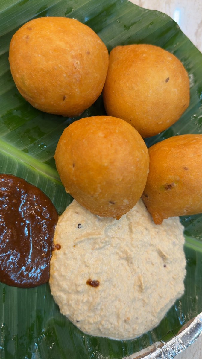 Orangereddy287's tweet photo. Bonda kanipetinodiki gudi katina thappuledhu 🥳😋😋 https://t.co/squSKwhzdu