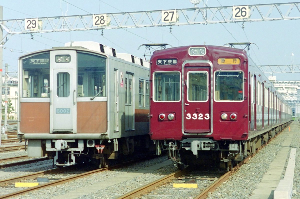 阪急車(幕改造前)の3300/5300には「◯急 動物園前/天下茶屋」が入って
