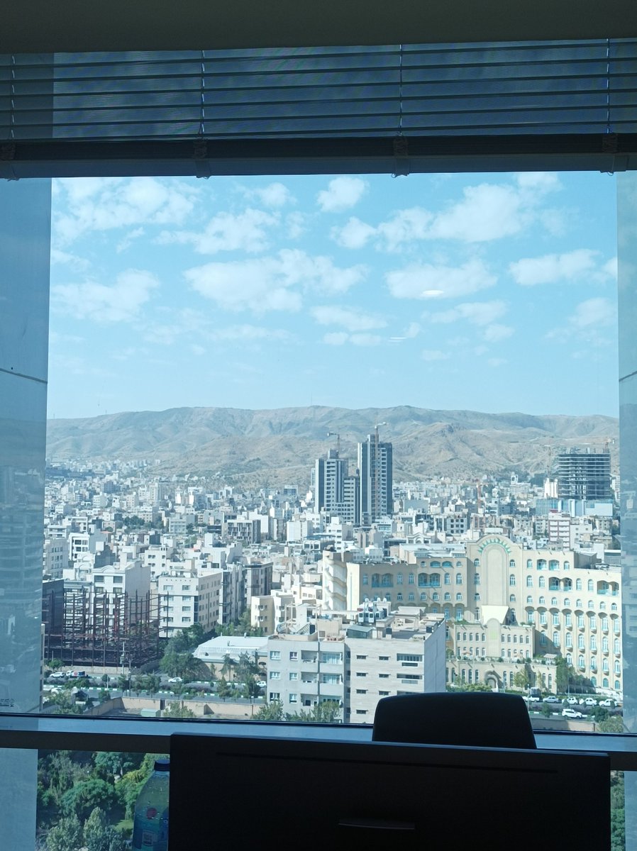 capitalmj09's tweet photo. هرکی از قاب خودش دنیا رو می‌بینه ...
هرقدر هم قاب بندی اشتباه یا همه‌کس پسند نباشه
اون آدم برای خودش یه چیزی دیده تو اون قاب که انتخابش کرده
اما امان!
امان از زمانی که کسی برات قابی که باید ببینی رو ببنده ...
بهترین هم باشه اونی که باید نیست
پس انگار نیست
اصلا نباید باشه https://t.co/HS3IHPz3ja