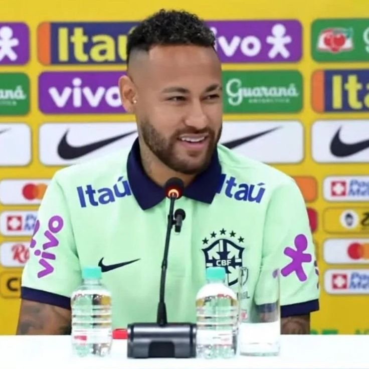 SecomzyEmy8e's tweet photo. 🇧🇷🎙️ Neymar Hits Back at Critics Calling Him a Wasted Talent:

🎙️ Neymar:

People love saying I wasted my career because I didn't win five Ballon d'Ors.

Football isn't only about individual awards.

Millions of children copied my skills.

Millions wore my shirt.

Millions started loving football because they enjoyed watching me play.

That's something no trophy can measure.

Would I have loved to win more?

Of course.

But don't confuse a different journey with a failed one.

I've lived my dream, won major trophies, represented my country and entertained people all over the world.

If making people fall in love with football is wasting talent...

Then I'll happily accept that criticism." 🎙️